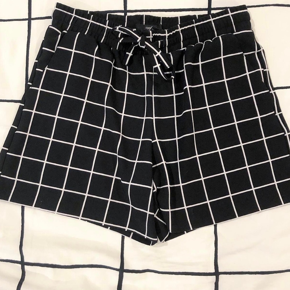 Plaid shorts black and white- S